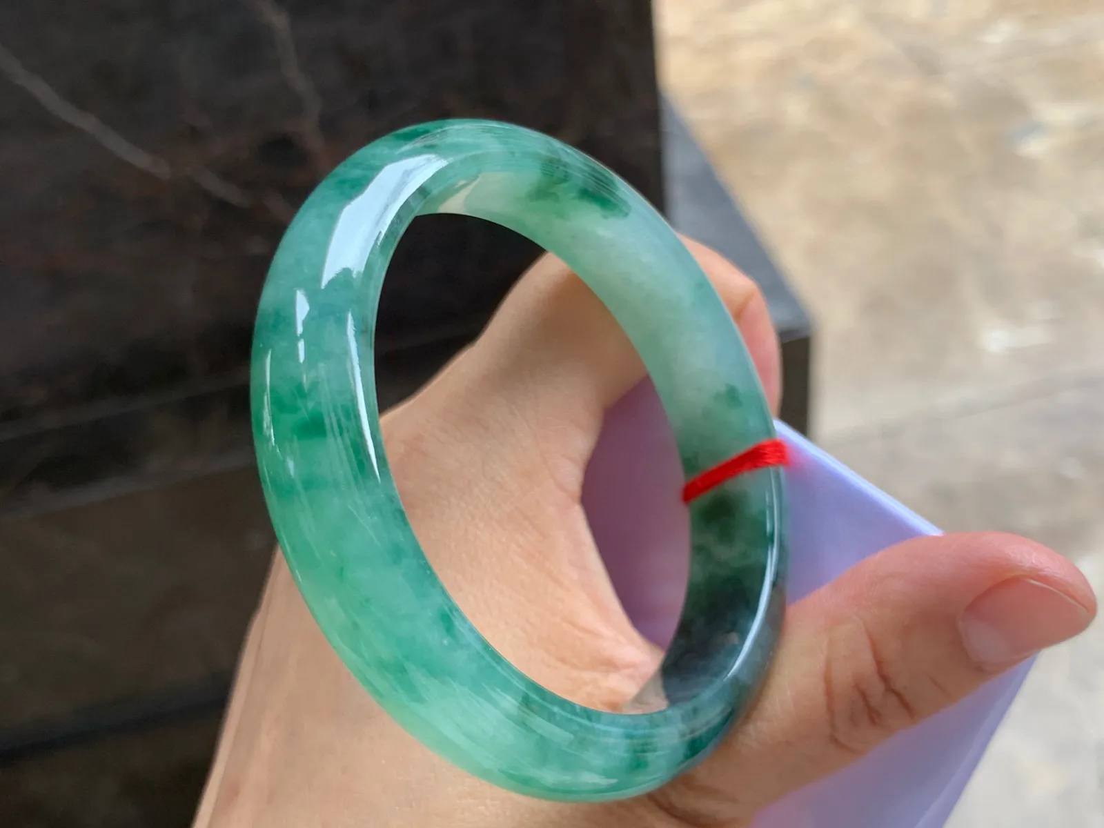 59-13-8mm
飘花手镯 种好水润 花色漂亮 大圈口