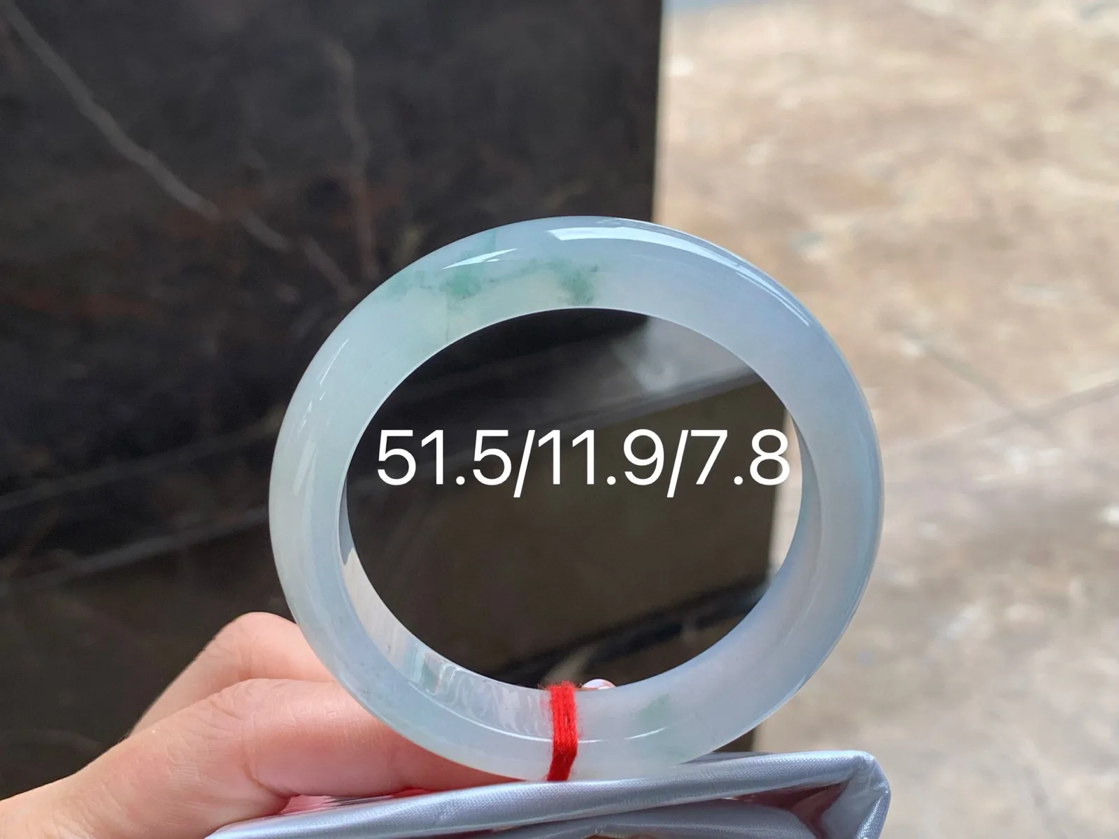 冰飘花手镯
干净清爽 51.5/11.9/7.8mm