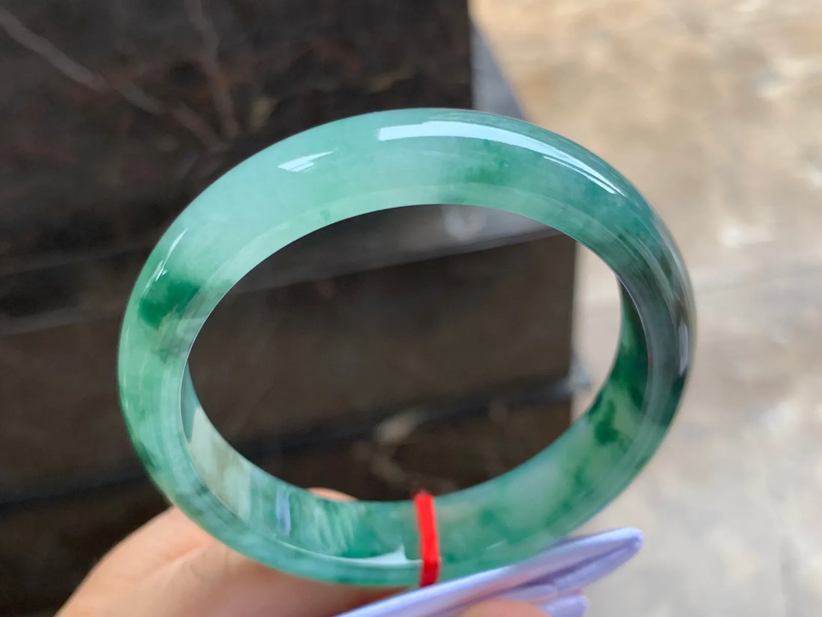 59-13-8mm
飘花手镯 种好水润 花色漂亮 大圈口