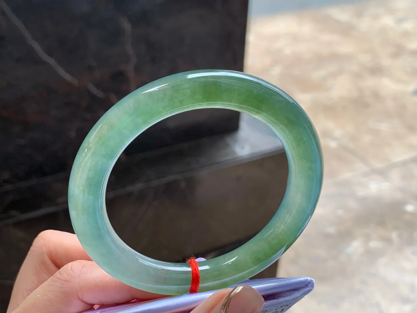 冰种福镯
底色漂亮 56/9.9/10.2mm