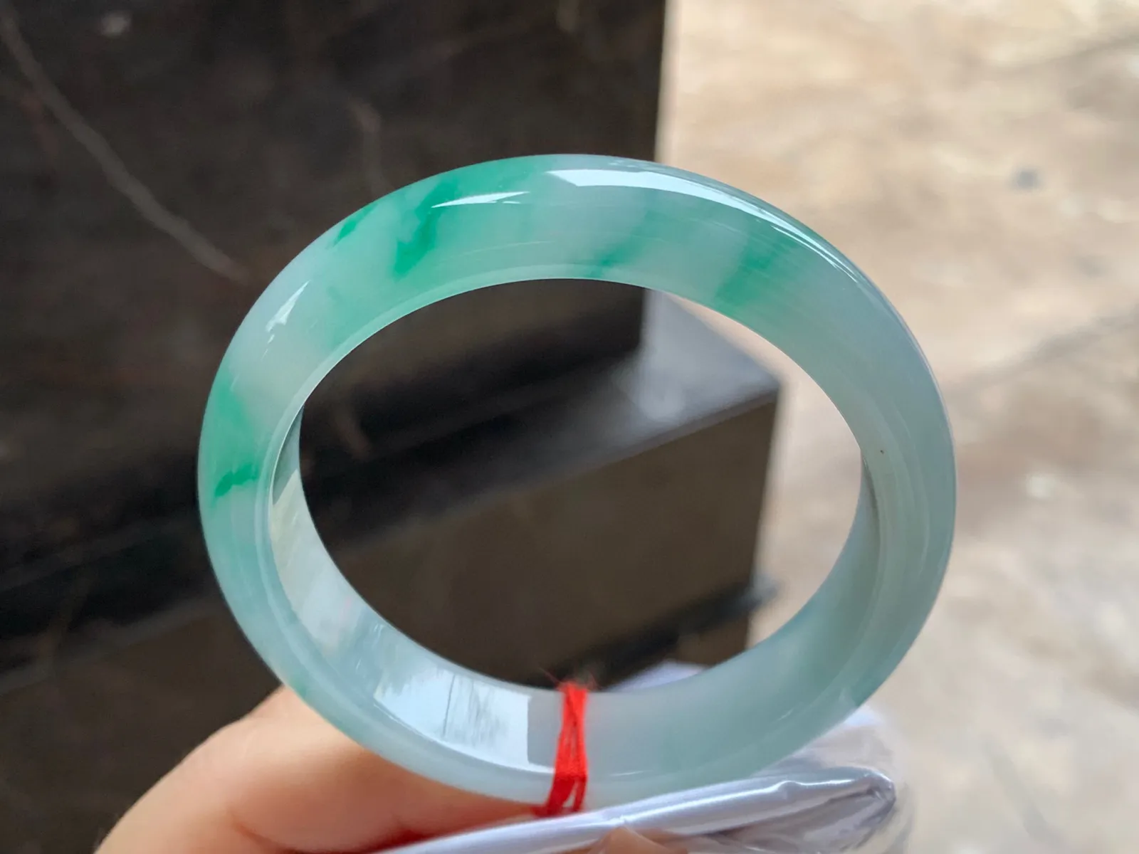 带色手镯
尺寸：56.9-13.8-8.3mm
有种有色～版型优秀