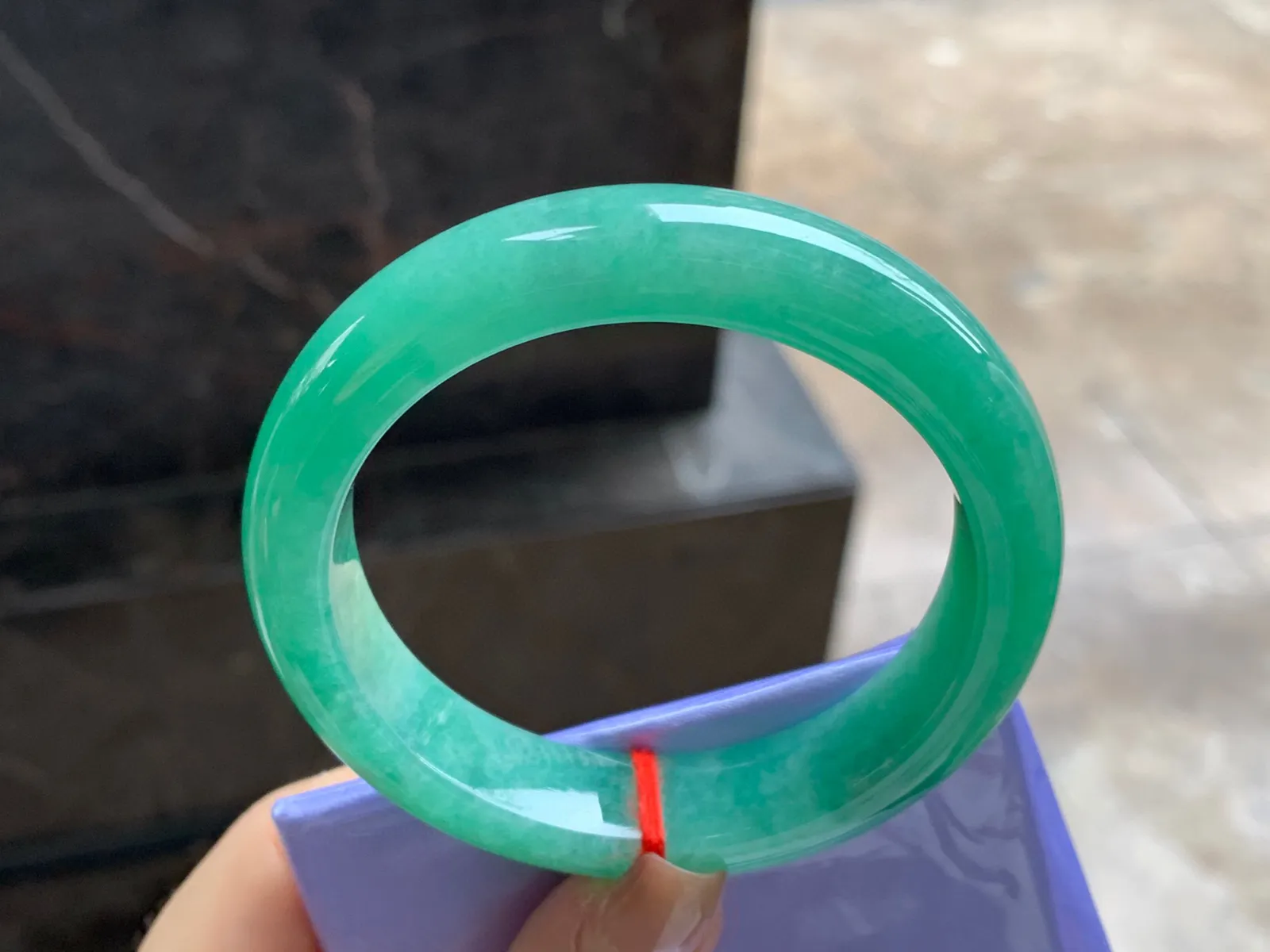 满色手镯
尺寸：54.5-13-8.6mm
整圈颜色浓郁～上手好看
