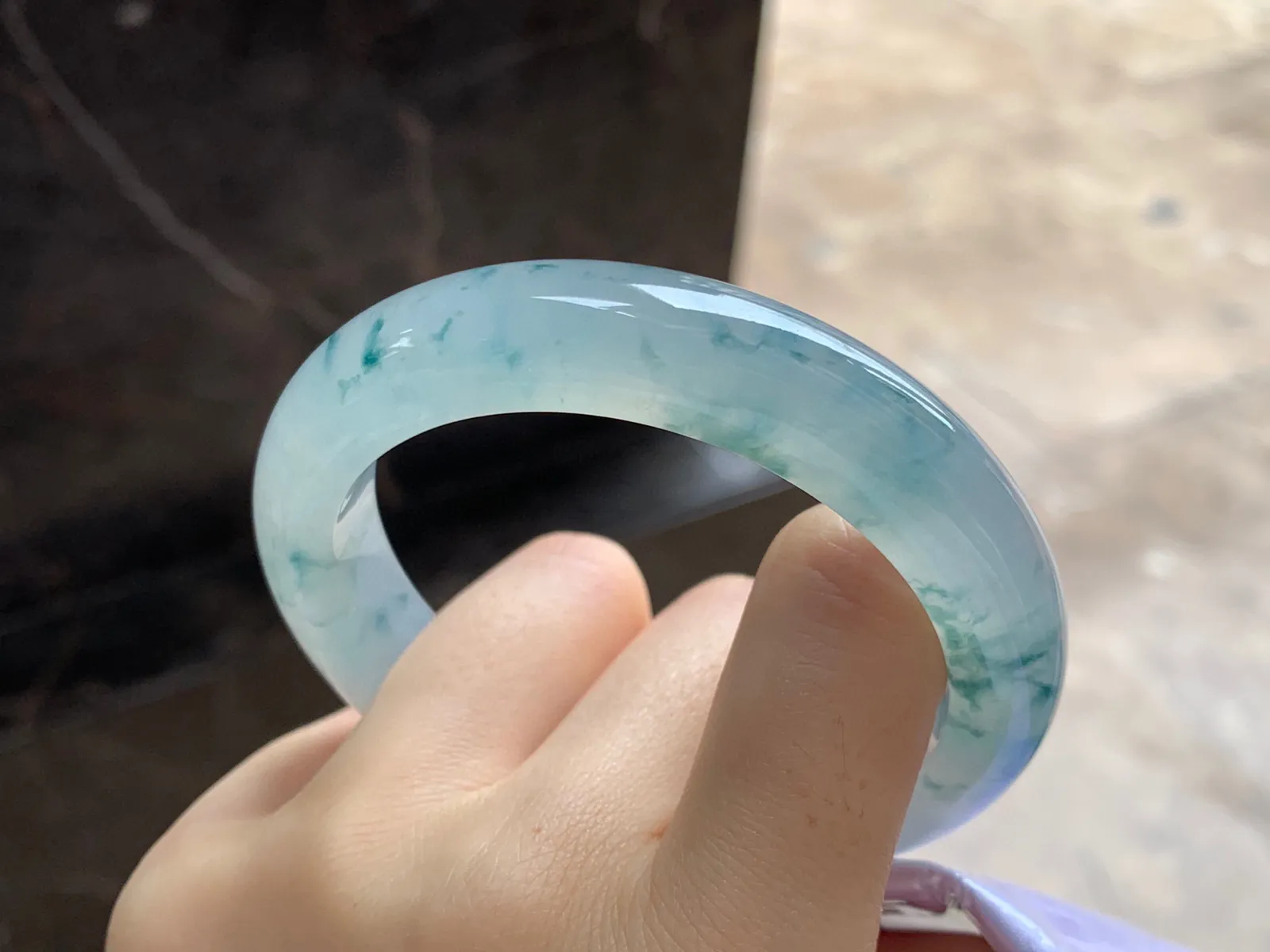 冰飘花手镯
尺寸：56.2-12.2-9.3mm
冰味十足～实物漂亮