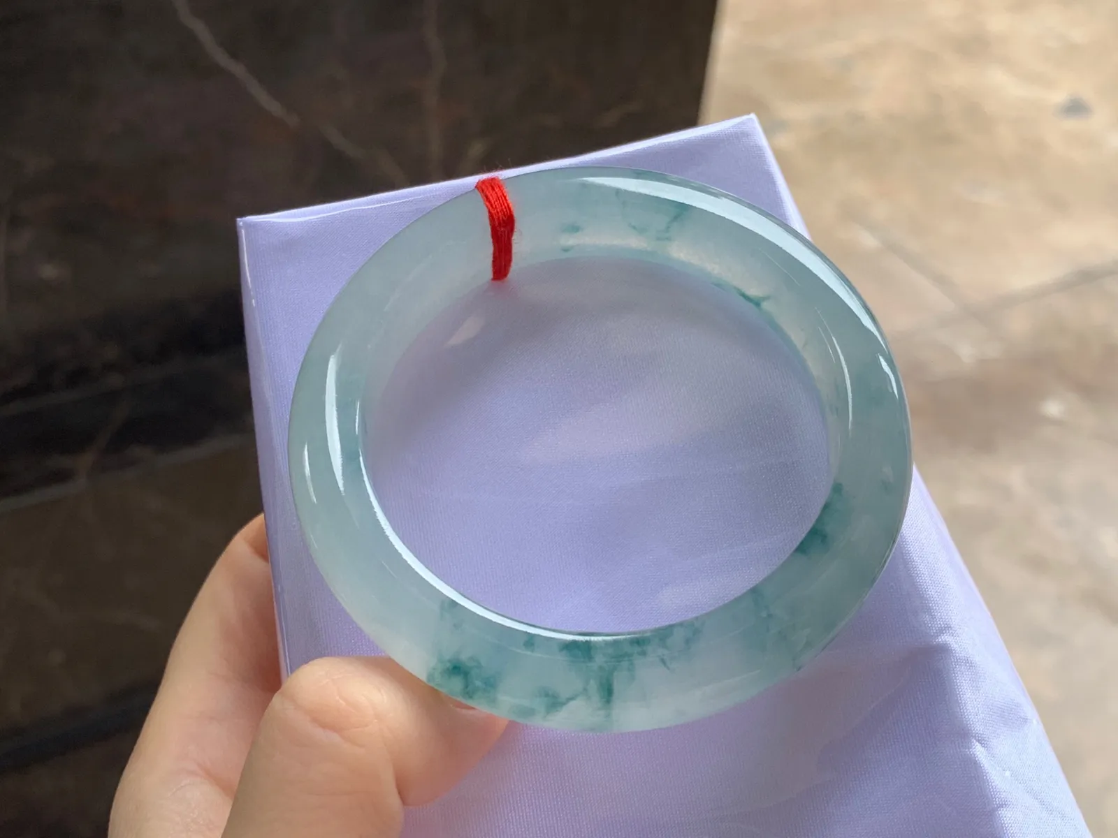 冰飘花手镯
尺寸：56.2-12.2-9.3mm
冰味十足～实物漂亮