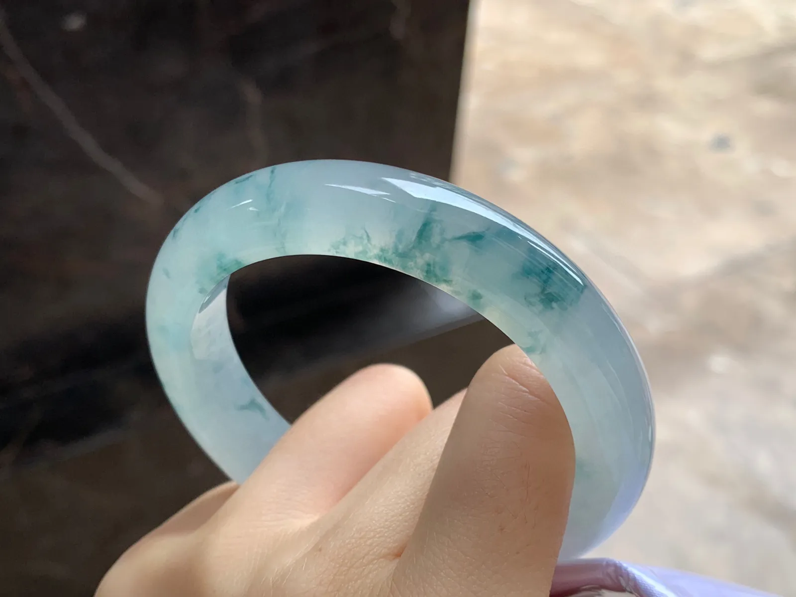 冰飘花手镯
尺寸：56.2-12.2-9.3mm
冰味十足～实物漂亮