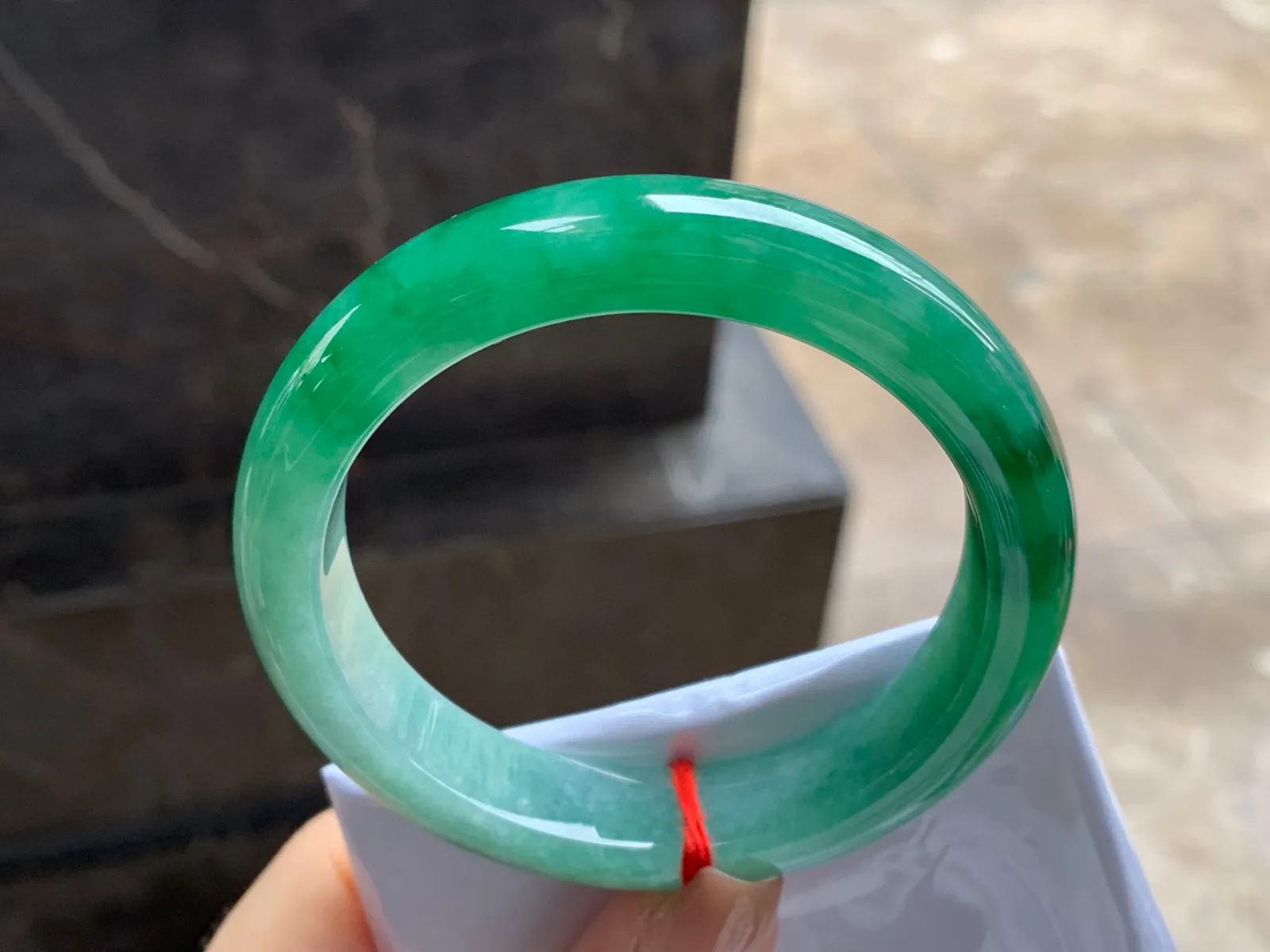 满色手镯
尺寸：54.5-13-8.6mm
整圈颜色浓郁～上手好看