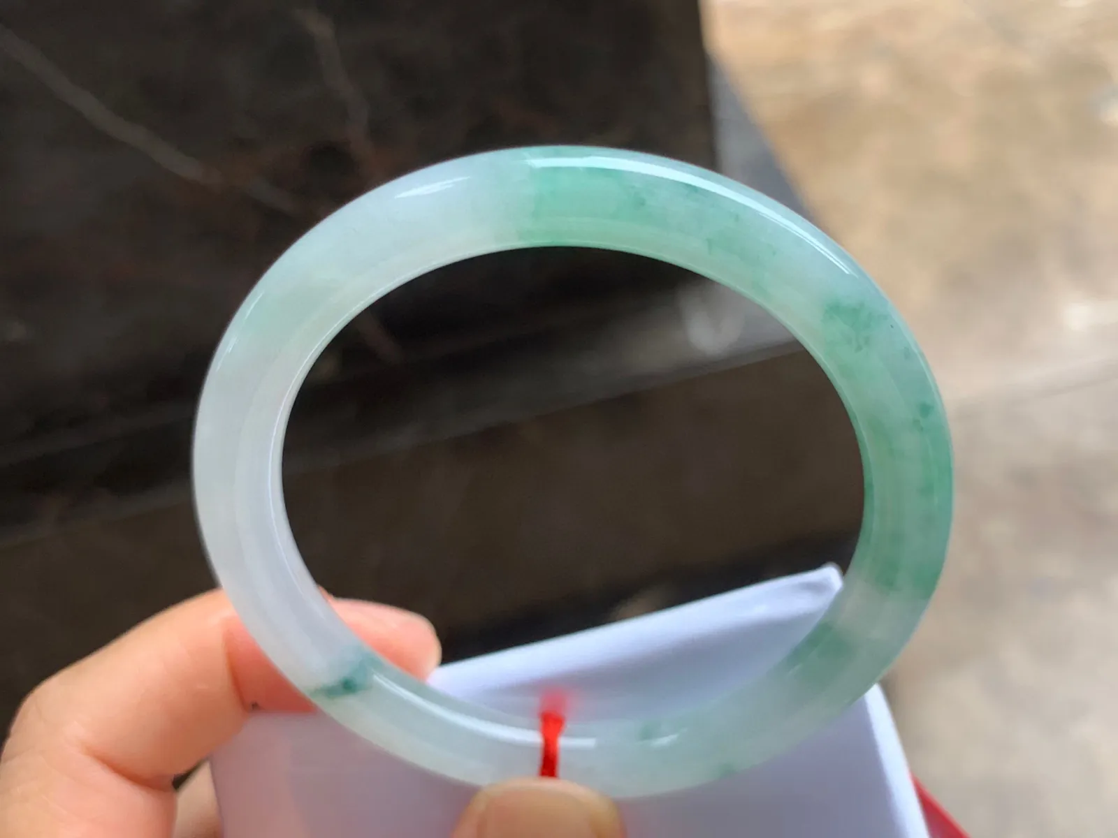54.5-8mm
冰种绿花圆条手镯 水润清新 上手秀美