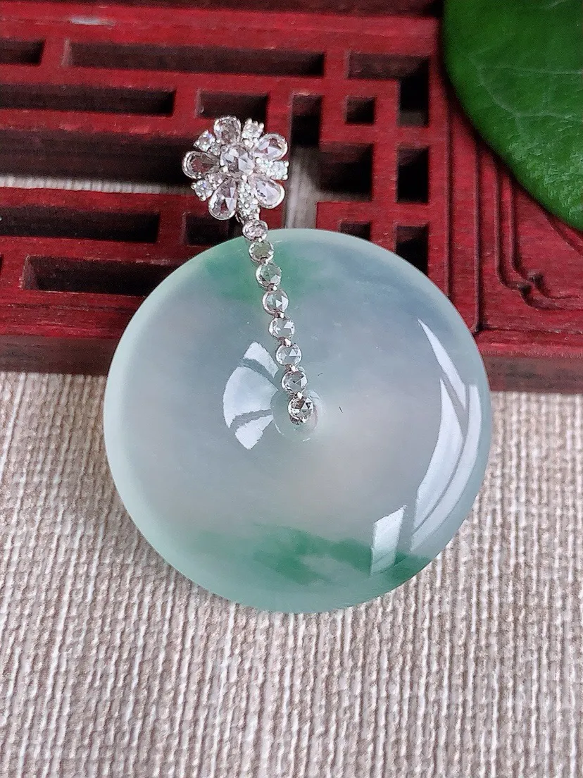 a货翡翠老坑冰种18K金伴钻镶嵌飘花平安扣吊坠 尺寸36×27.3×4.8mm 重量9.15g