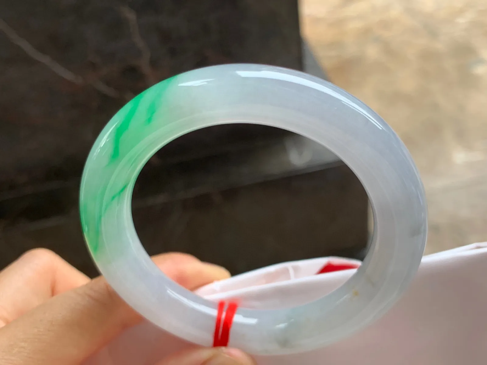56-11.5mm
带色圆条手镯 有种有色 色阳 大气