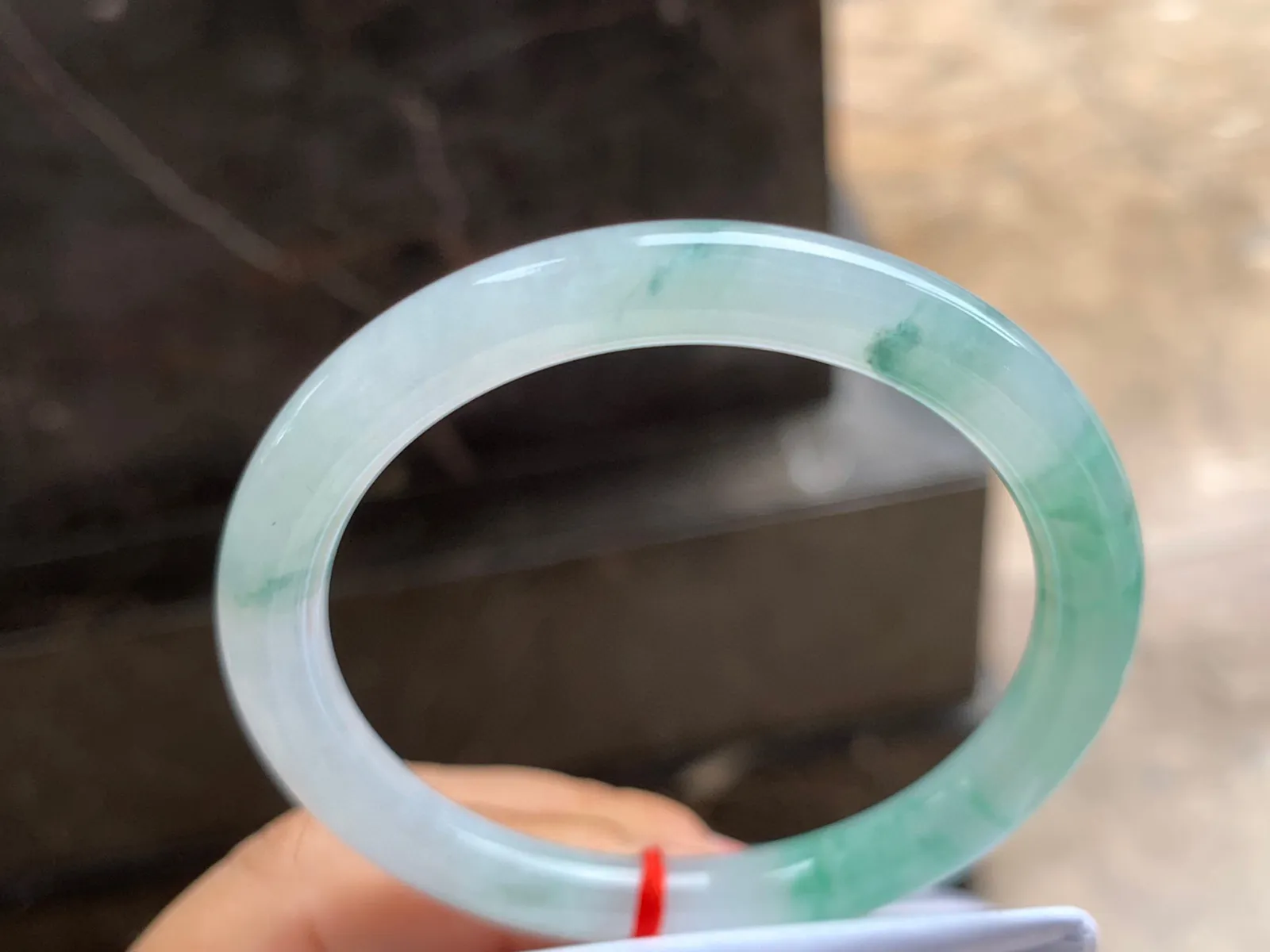 54.5-8mm
冰种绿花圆条手镯 水润清新 上手秀美