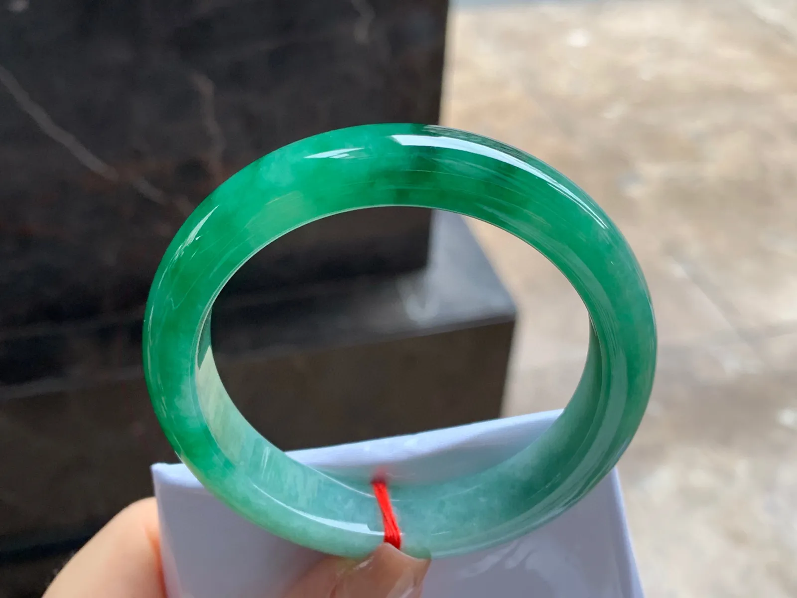 满色手镯
尺寸：54.5-13-8.6mm
整圈颜色浓郁～上手好看