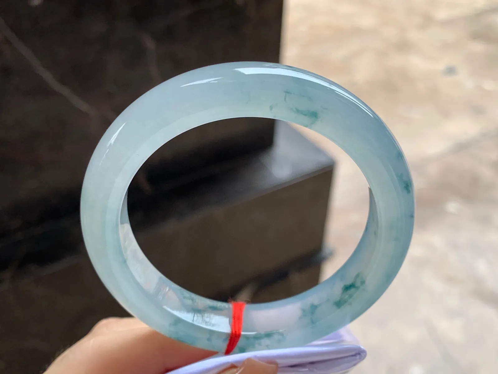 冰飘花手镯
尺寸：56.2-12.2-9.3mm
冰味十足～实物漂亮