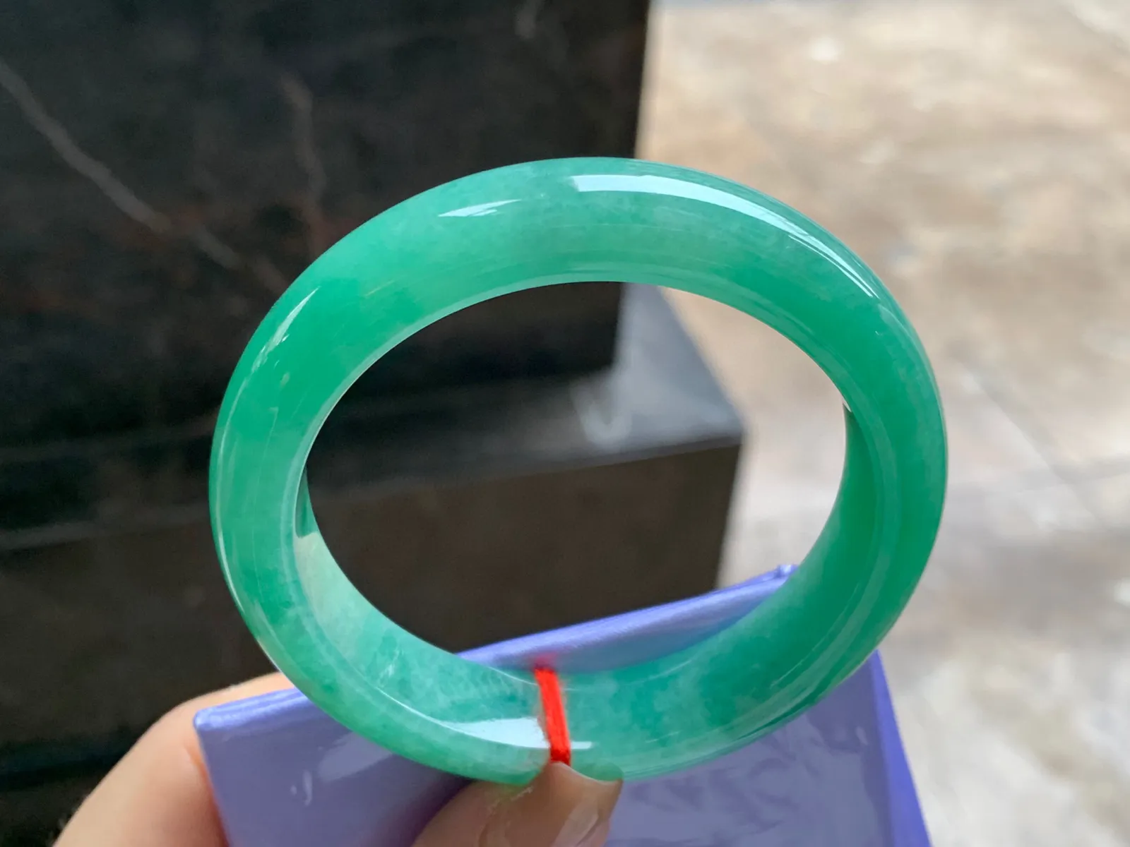 满色手镯
尺寸：54.5-13-8.6mm
整圈颜色浓郁～上手好看