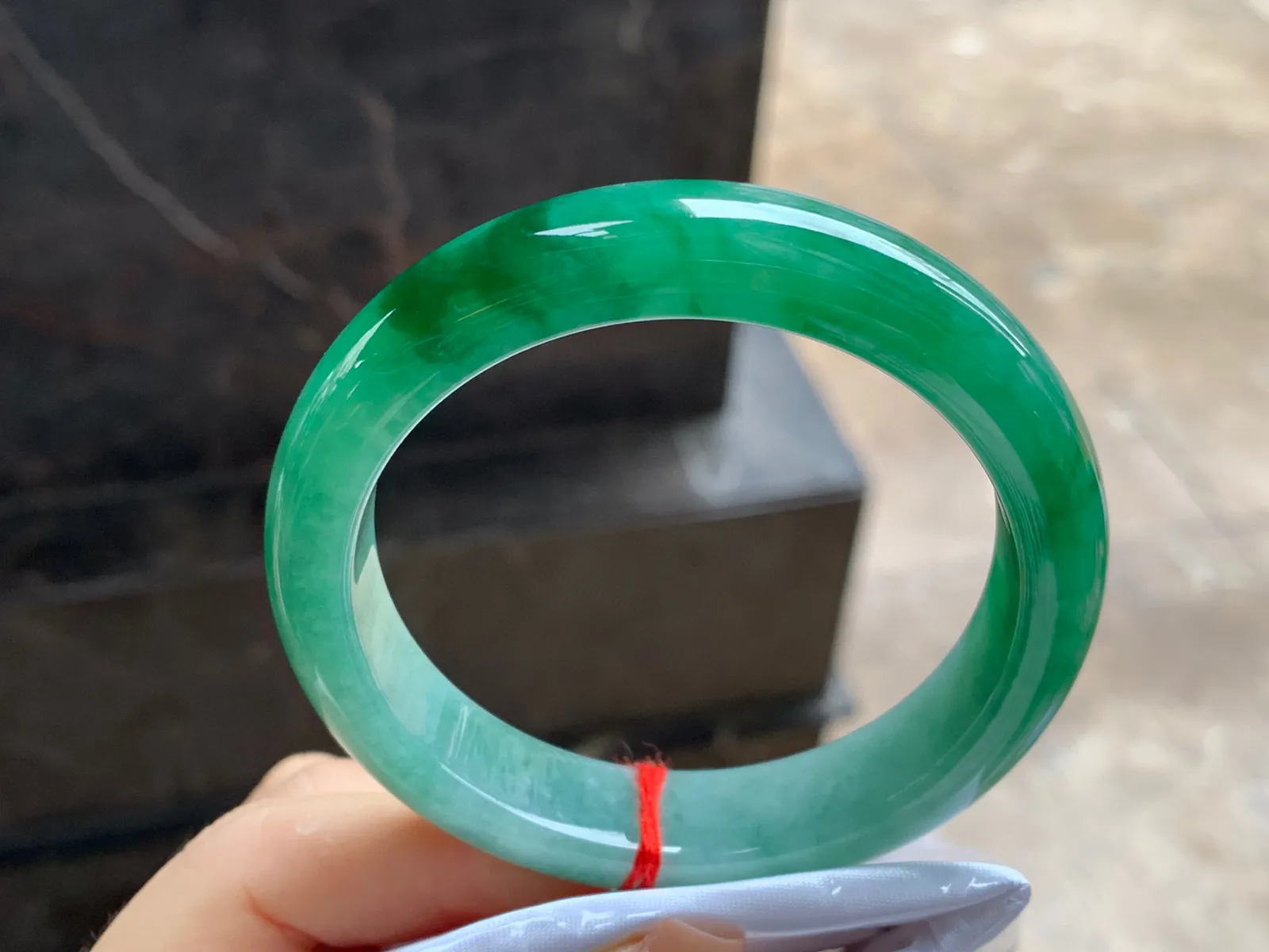满色手镯
尺寸：54.5-13-8.6mm
整圈颜色浓郁～上手好看