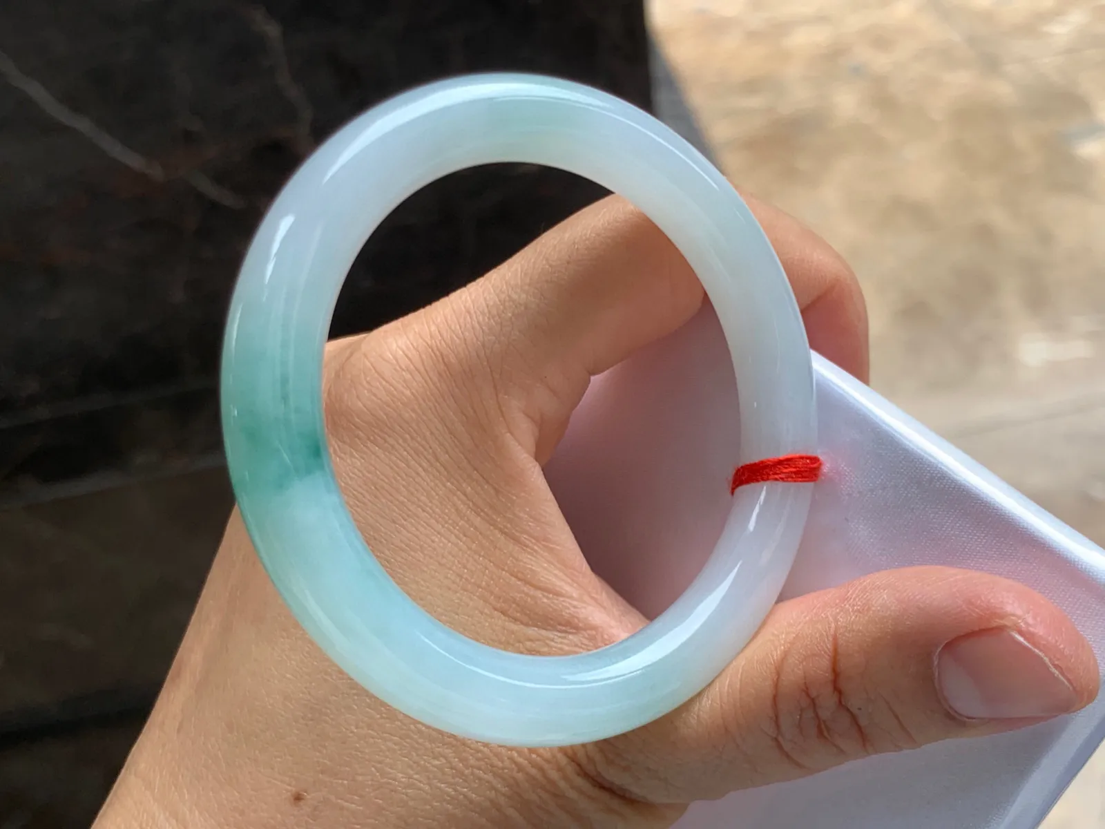 51.5-9mm
冰种飘花圆条手镯 水润清爽 小手可戴