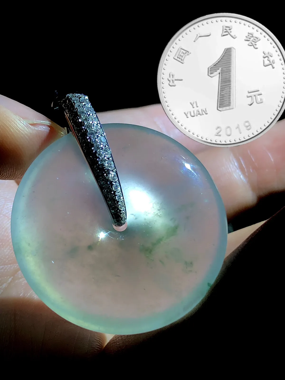 高品质平安扣子，裸石36.8-7.5mm，
18K金，南非钻，