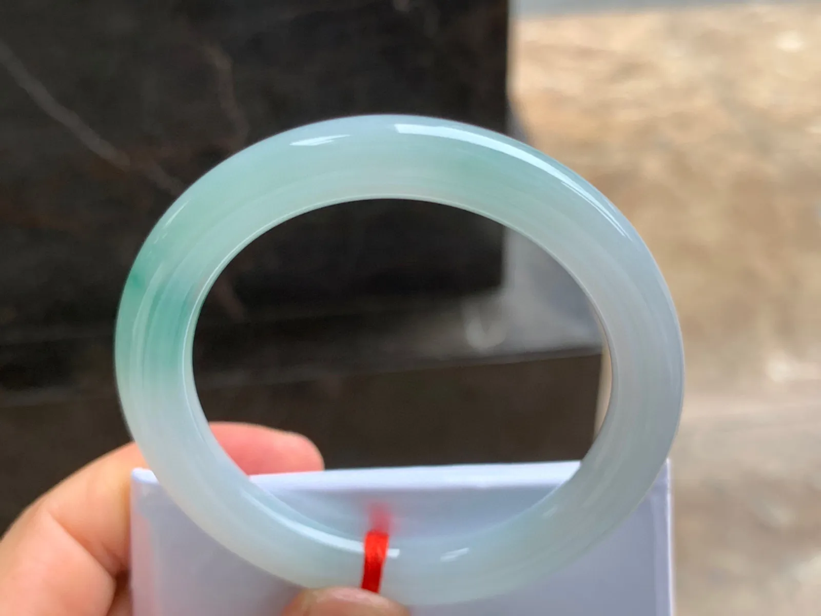51.5-9mm
冰种飘花圆条手镯 水润清爽 小手可戴