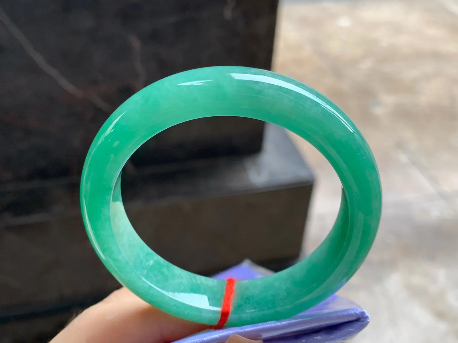 满色手镯
尺寸：54.5-13-8.6mm
整圈颜色浓郁～上手好看