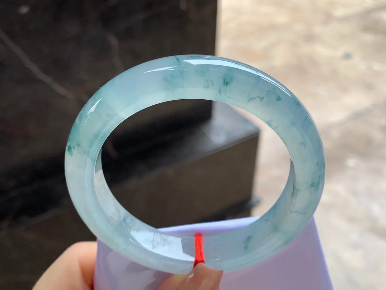 冰飘花手镯
尺寸：56.2-12.2-9.3mm
冰味十足～实物漂亮