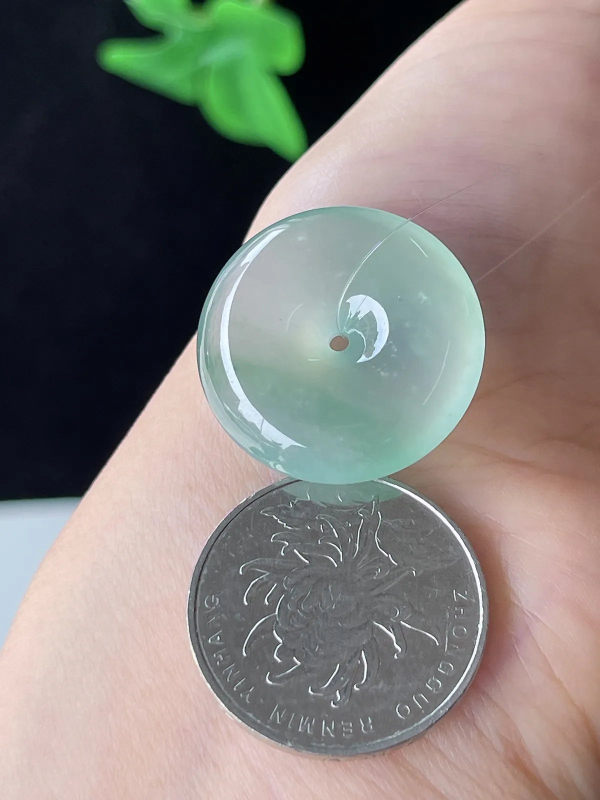 翡翠冰飘绿平安扣