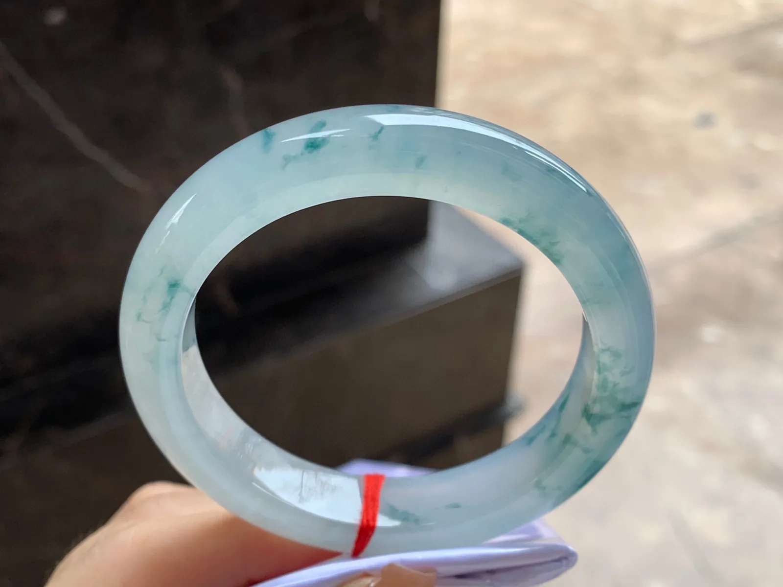 冰飘花手镯
尺寸：56.2-12.2-9.3mm
冰味十足～实物漂亮