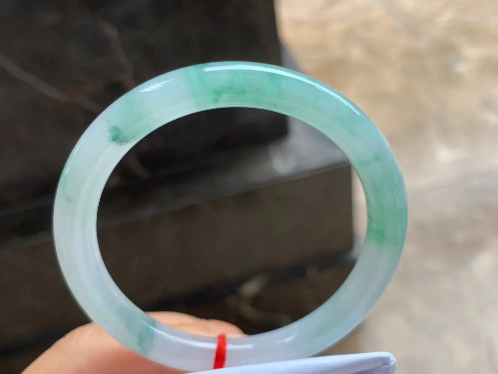 54.5-8mm
冰种绿花圆条手镯 水润清新 上手秀美