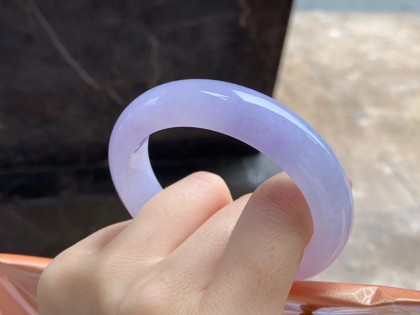 紫罗兰手镯
尺寸：52.3-12.9-8.9mm
水润十足～颜色浓郁小清新