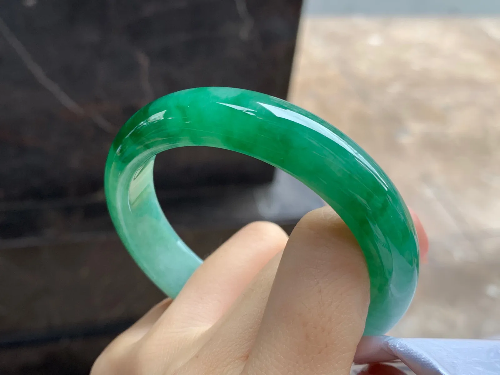 满色手镯
尺寸：54.5-13-8.6mm
整圈颜色浓郁～上手好看