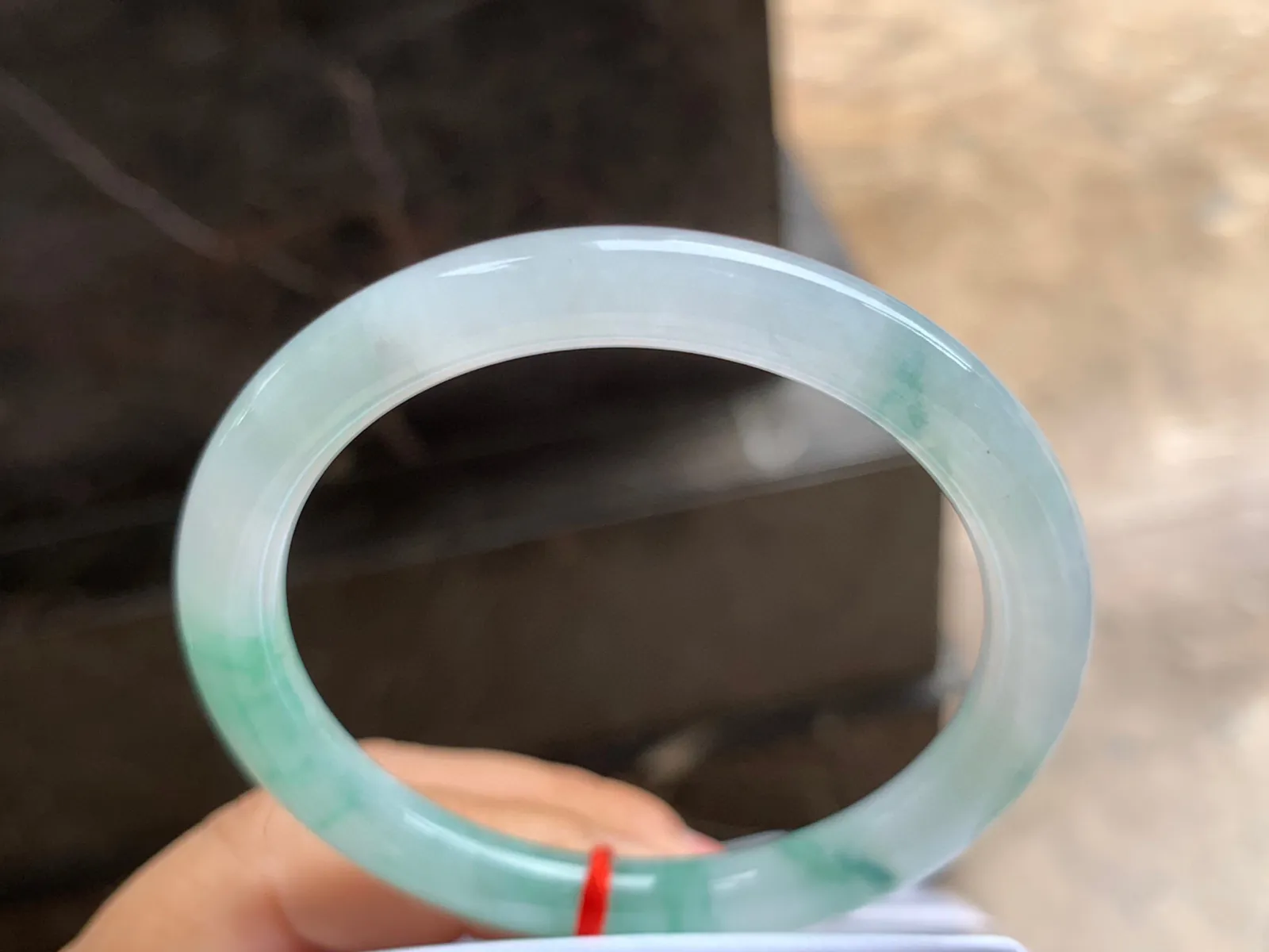 54.5-8mm
冰种绿花圆条手镯 水润清新 上手秀美