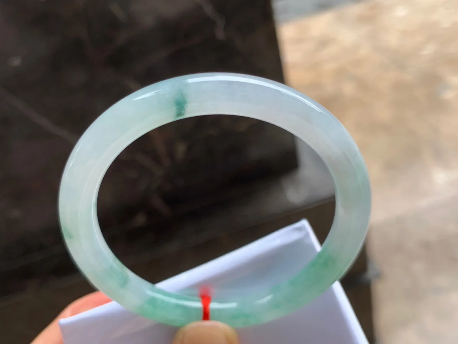 54.5-8mm
冰种绿花圆条手镯 水润清新 上手秀美