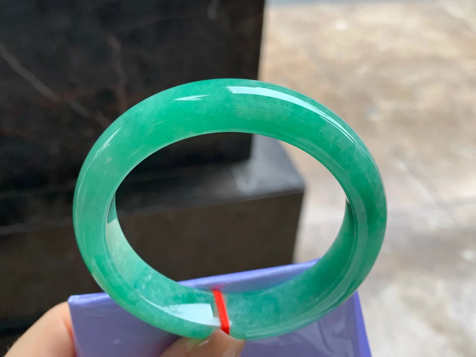 满色手镯
尺寸：54.5-13-8.6mm
整圈颜色浓郁～上手好看