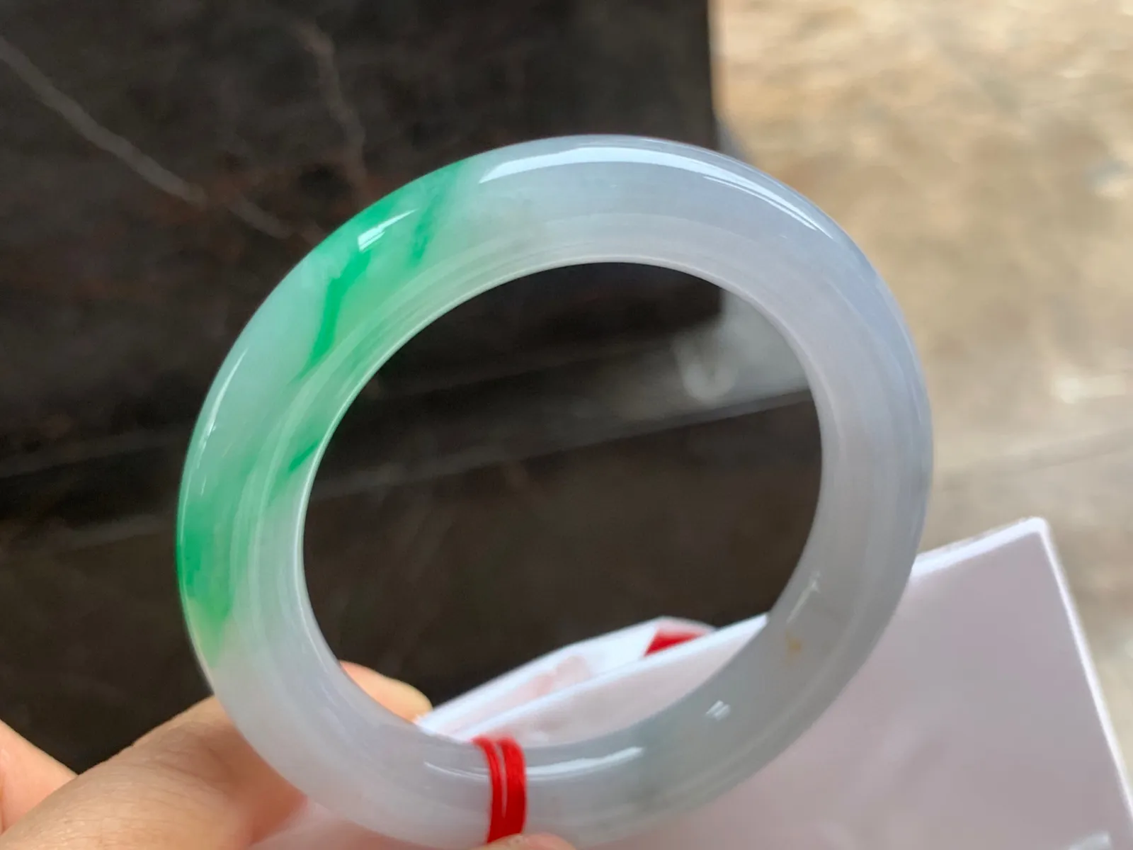 56-11.5mm
带色圆条手镯 有种有色 色阳 大气