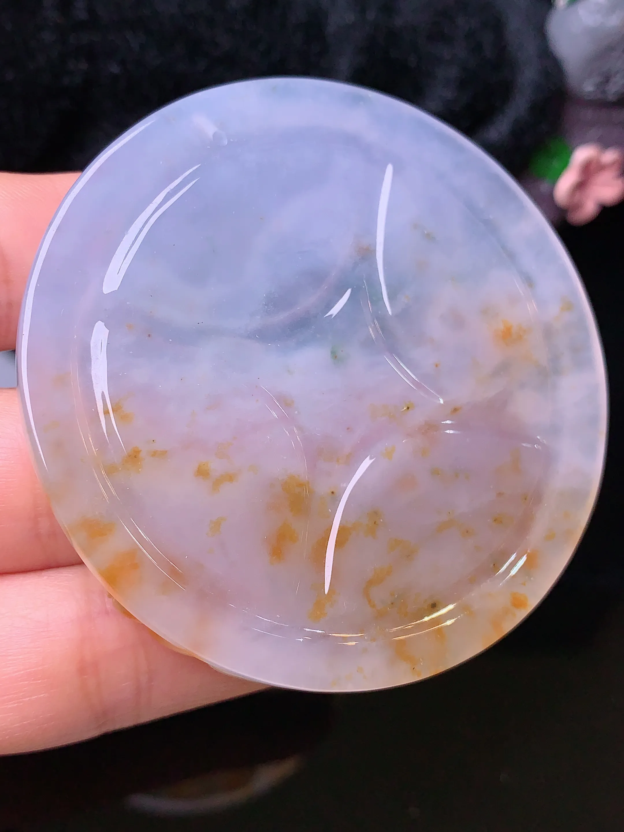 飘红翡梅花牌吊坠 玉质细腻 色泽艳丽 整体尺寸85*8.5