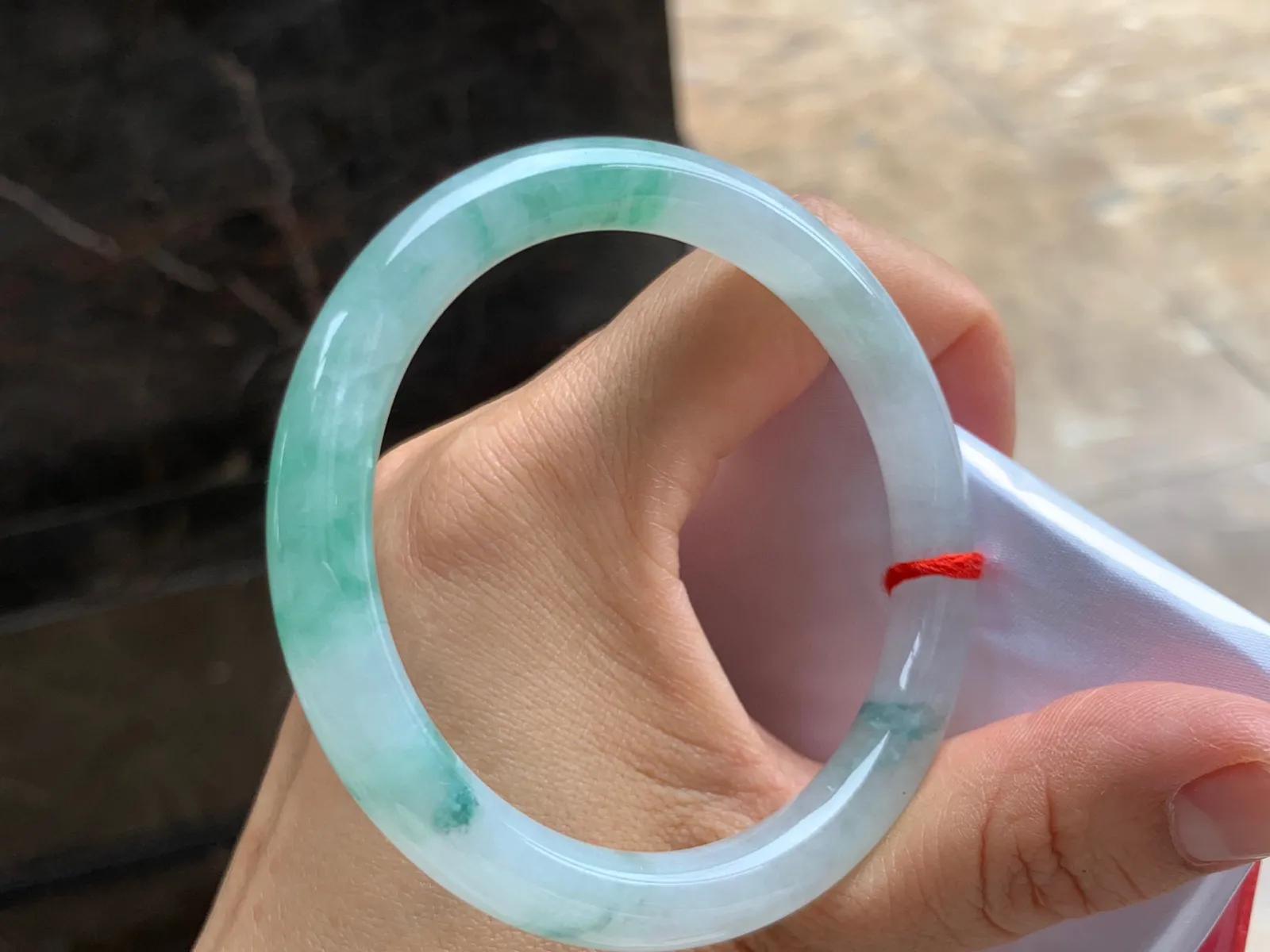 54.5-8mm
冰种绿花圆条手镯 水润清新 上手秀美