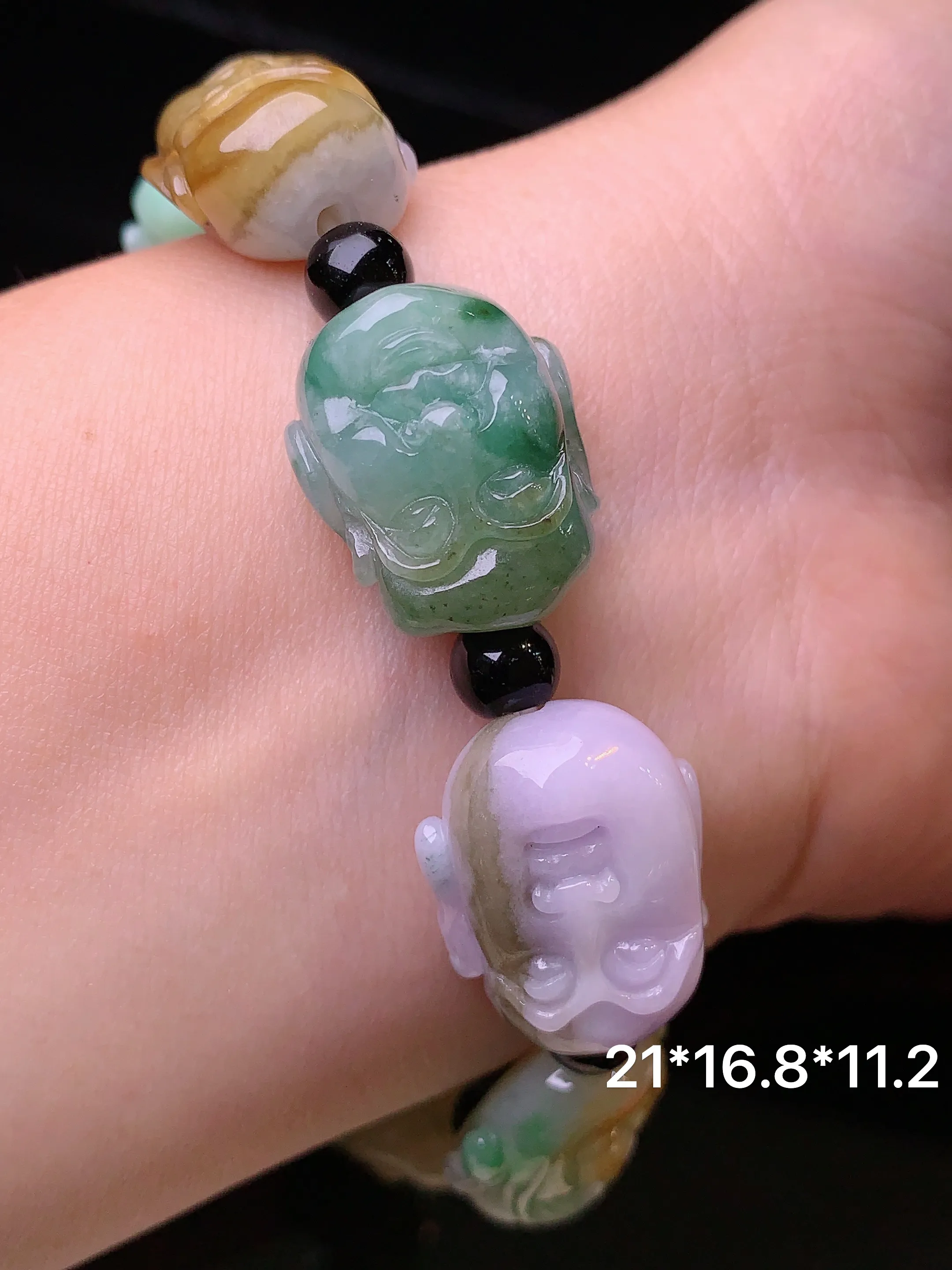 多宝佛头手链 玉质细腻 色泽艳丽 整体尺寸21*16.8*11.2
