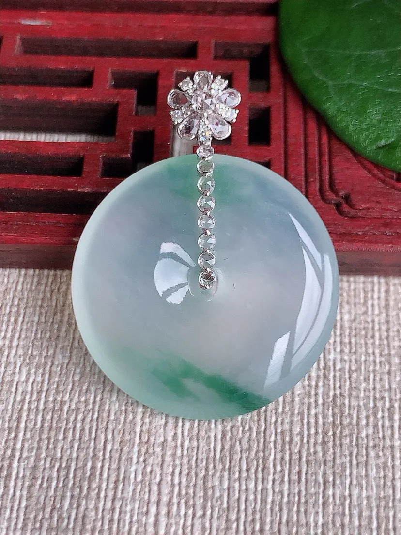 a货翡翠老坑冰种18K金伴钻镶嵌飘花平安扣吊坠 尺寸36×27.3×4.8mm 重量9.15g