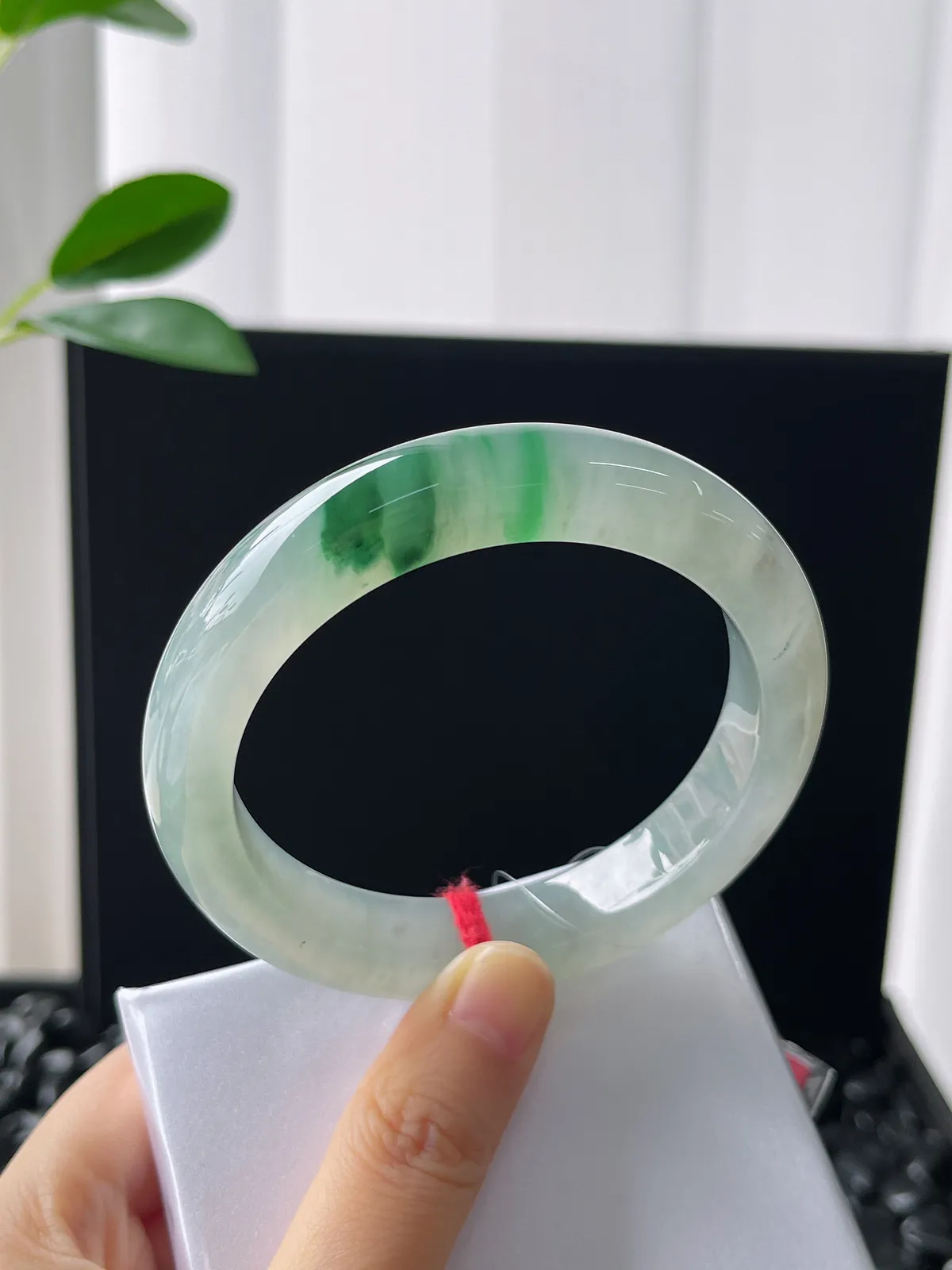 正圈59.2圈口，翡翠冰飘阳绿手镯