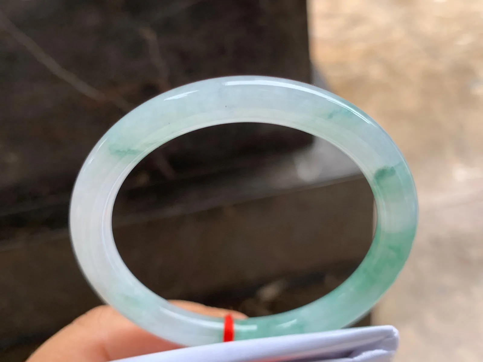 54.5-8mm
冰种绿花圆条手镯 水润清新 上手秀美