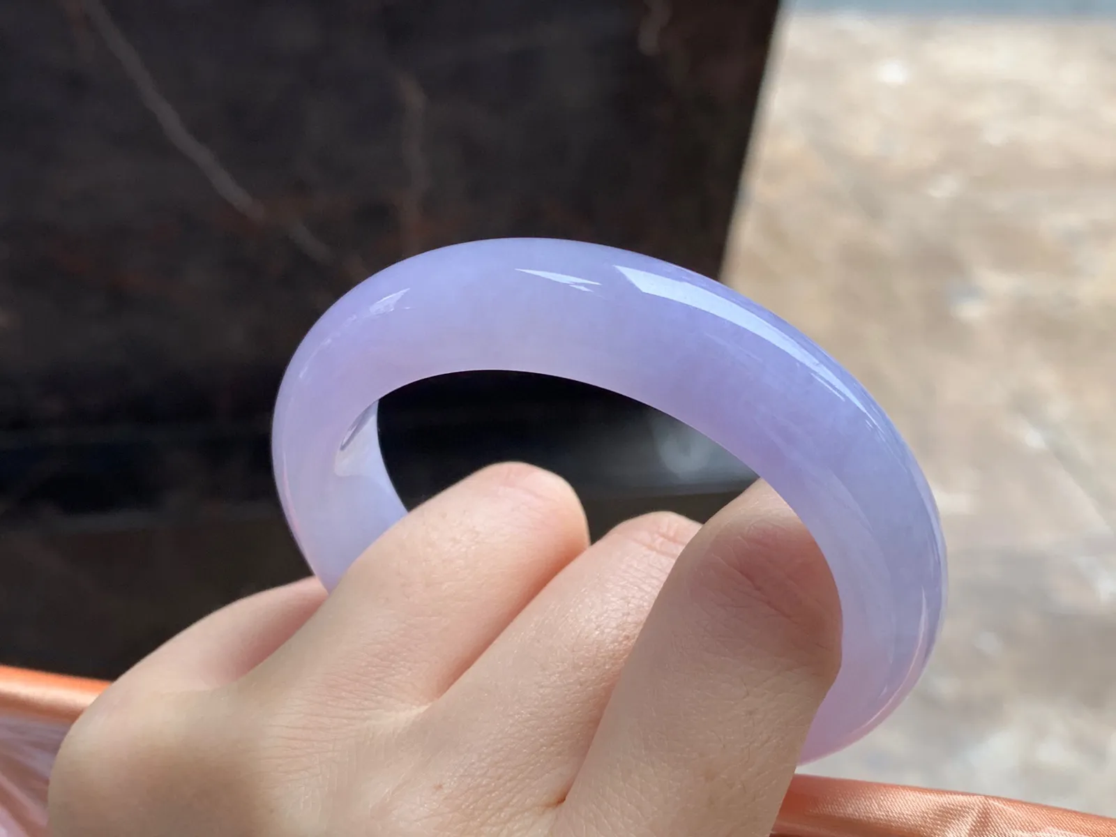 紫罗兰手镯
尺寸：52.3-12.9-8.9mm
水润十足～颜色浓郁小清新