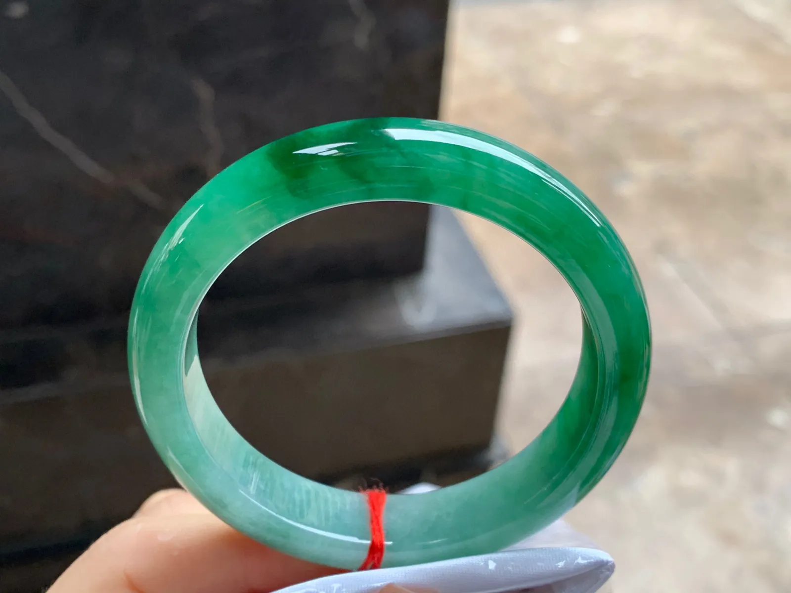 满色手镯
尺寸：54.5-13-8.6mm
整圈颜色浓郁～上手好看