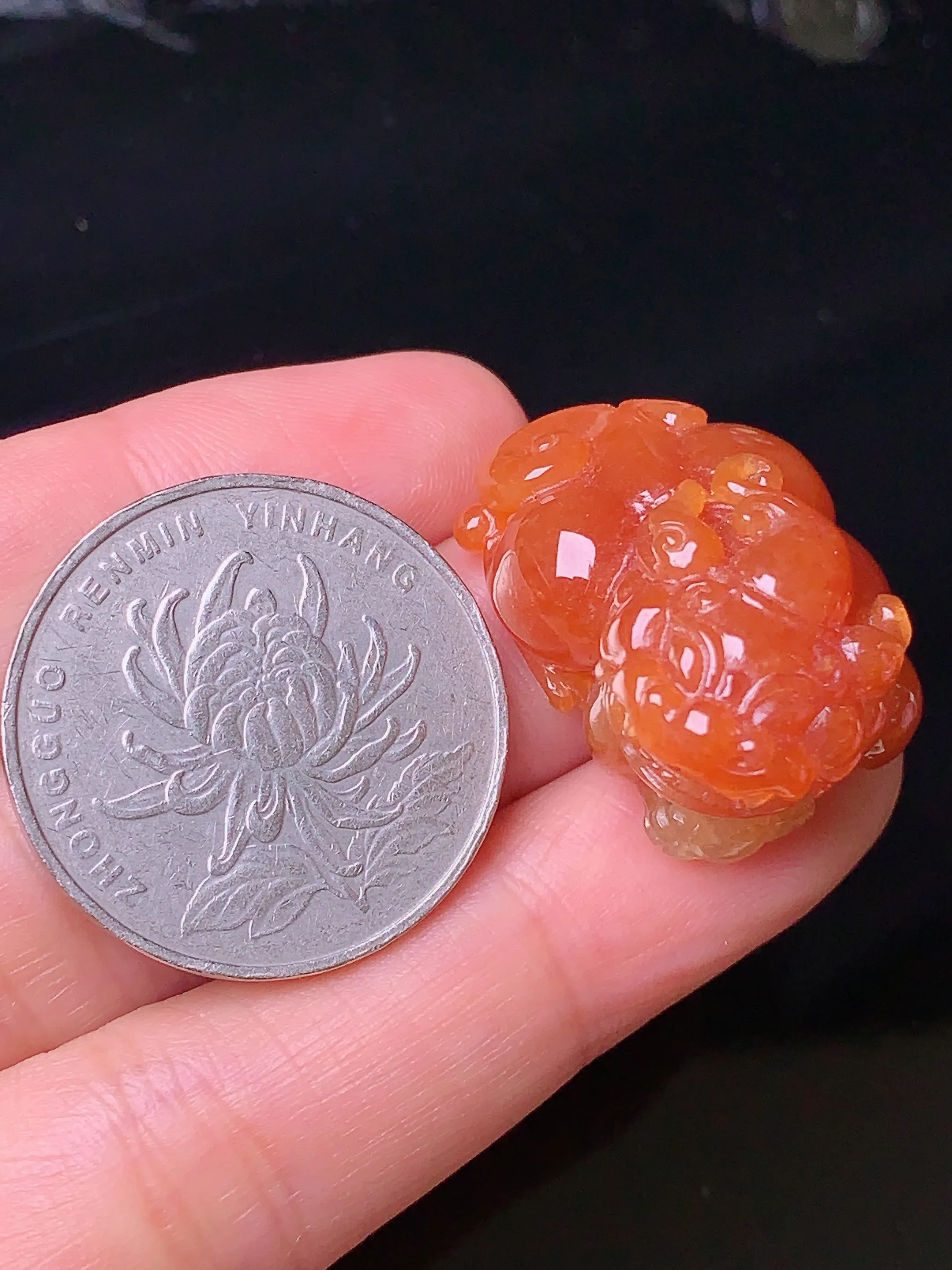 红翡貔貅吊坠 玉质细腻 色泽艳丽 整体尺寸28.2*19.3*17.8
