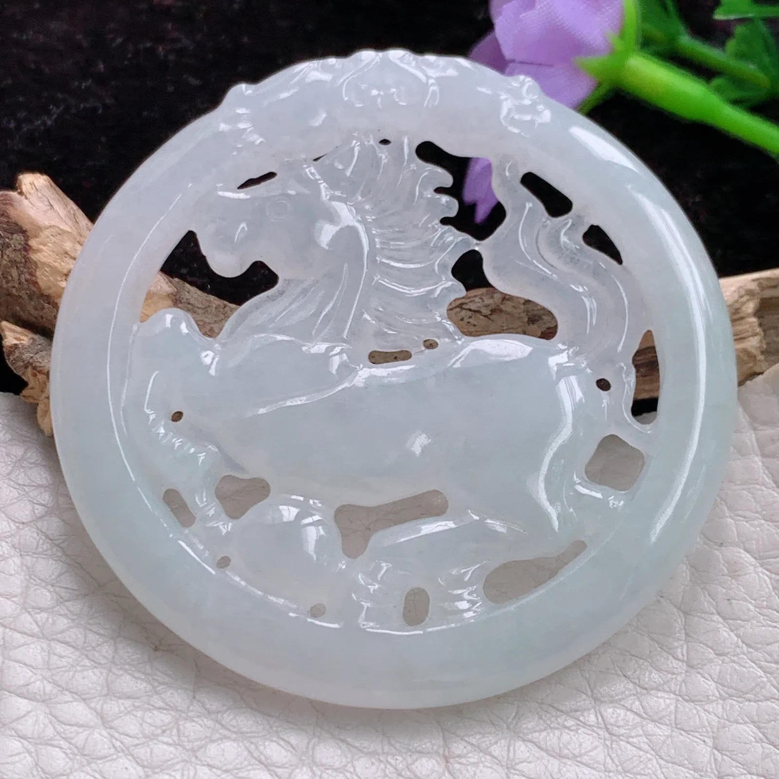 ajj实拍55*5.6缅甸翡翠精雕缕空马到功成 生肖马玉吊坠 玉挂件