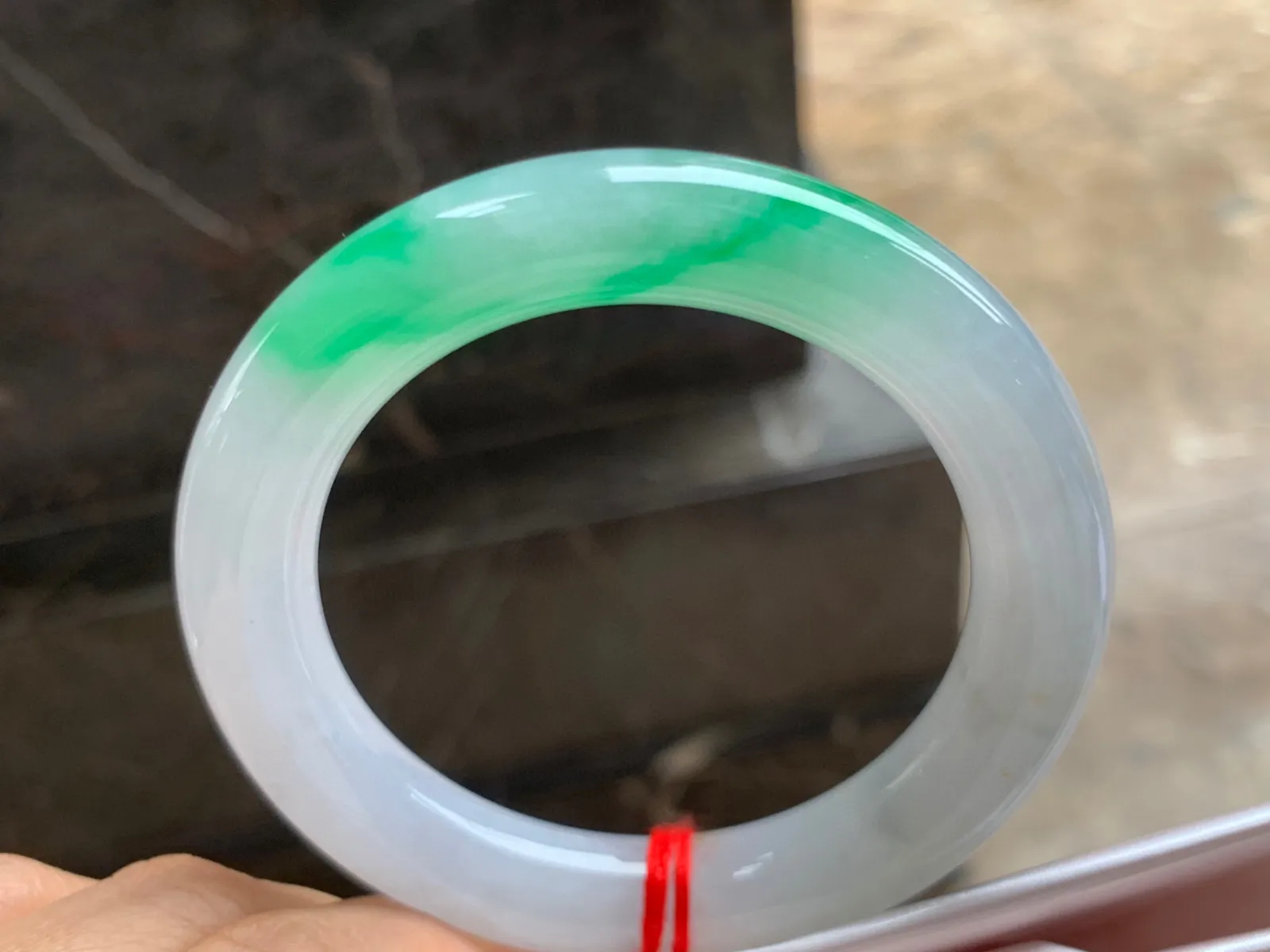 56-11.5mm
带色圆条手镯 有种有色 色阳 大气