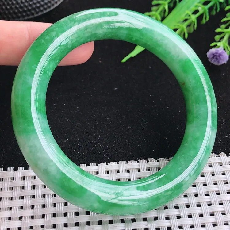 自然光56圈口老坑精美温润满绿辣阳绿圆条手镯翡翠玉镯尺寸56/12.3/11.6
