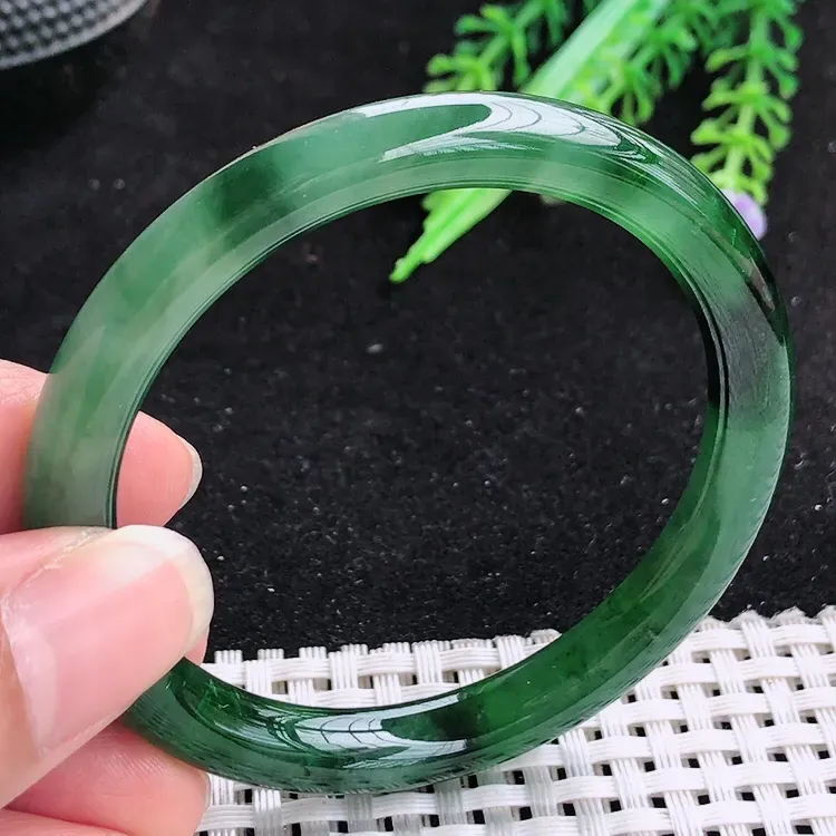 自然光52圈口老坑精美冰润起胶满绿飘花圆条手镯翡翠玉镯尺寸52/7.8/7.4