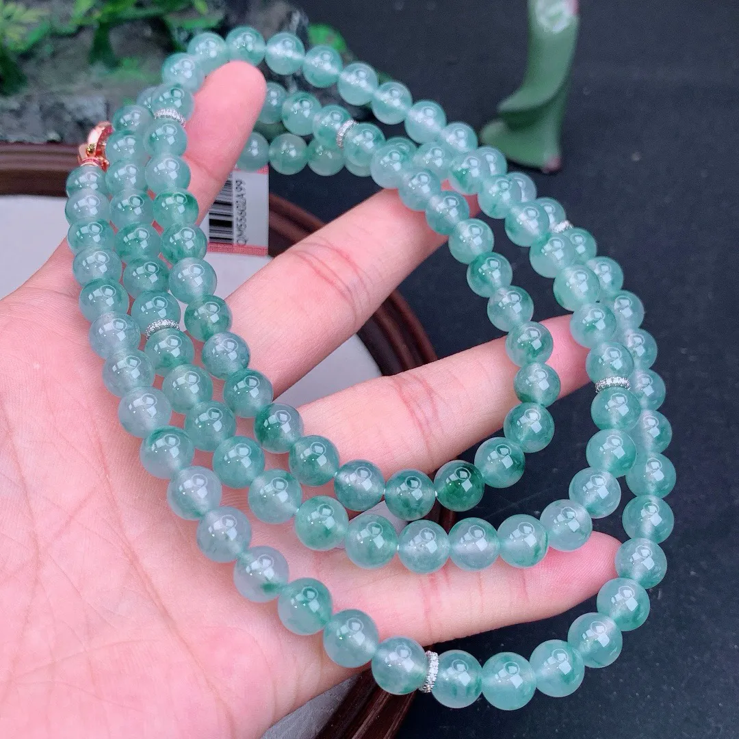 缅甸天然A货翡翠冰飘花起胶圆珠项链
尺寸8.1mm   重105.00g