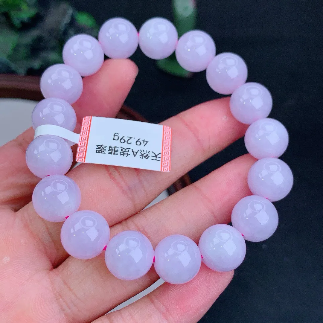 缅甸天然A货翡翠紫罗兰圆珠手串
尺寸12mm   重49.29g