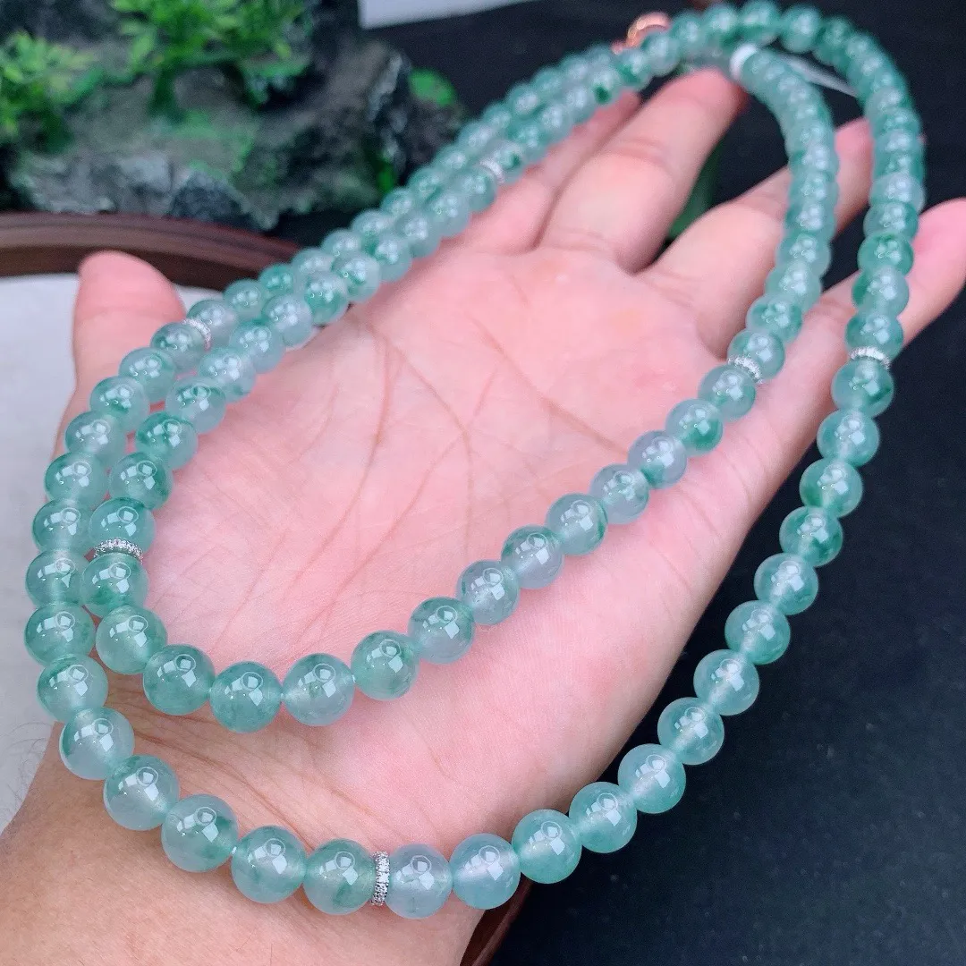 缅甸天然A货翡翠冰飘花起胶圆珠项链
尺寸8.1mm   重105.00g