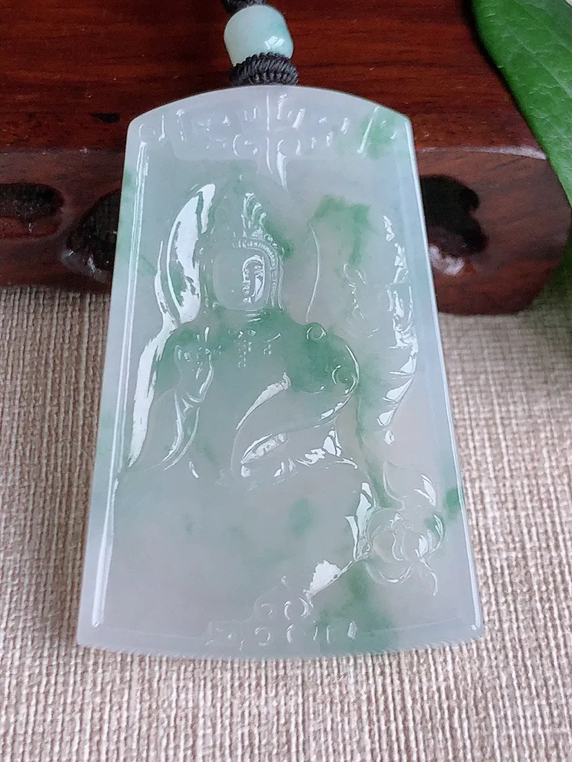a货翡翠老坑冰种飘花普贤菩萨吊坠 尺寸57×37.8×4.6mm 重量30.00g 0603