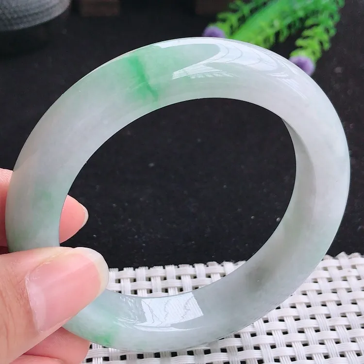 自然光58圈口老坑精美温润飘阳绿厚装手镯翡翠玉镯尺寸58/13.1/10.2